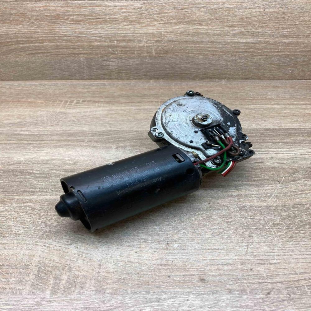 1384758 0390241413  Wiper motor BMW 5 E34