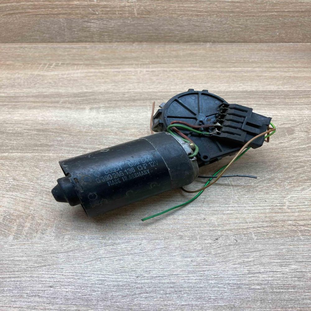 0390246136   Wiper motor Audi 80 90 B3