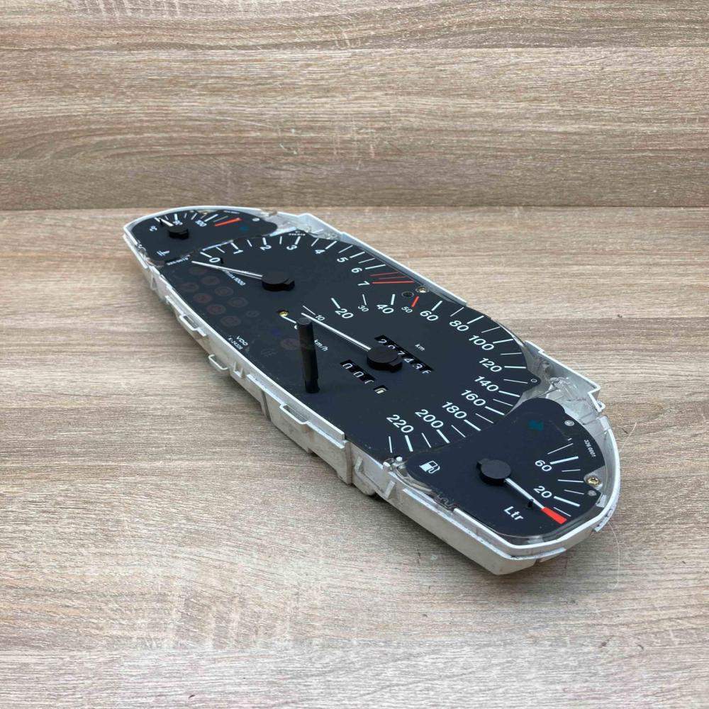 90493818   Speedometer (instrument cluster) Opel Omega B2