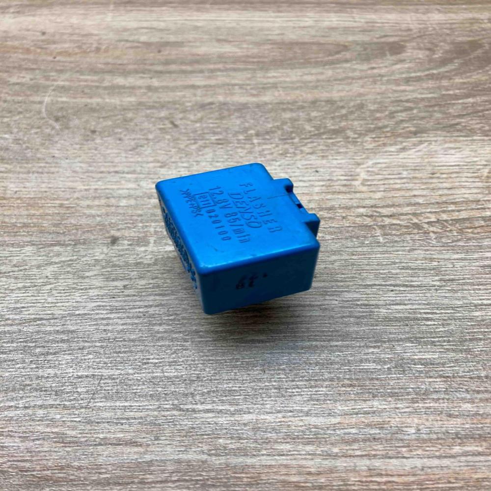 81980 0D010 MB066500 5991  Other relay Toyota Yaris
