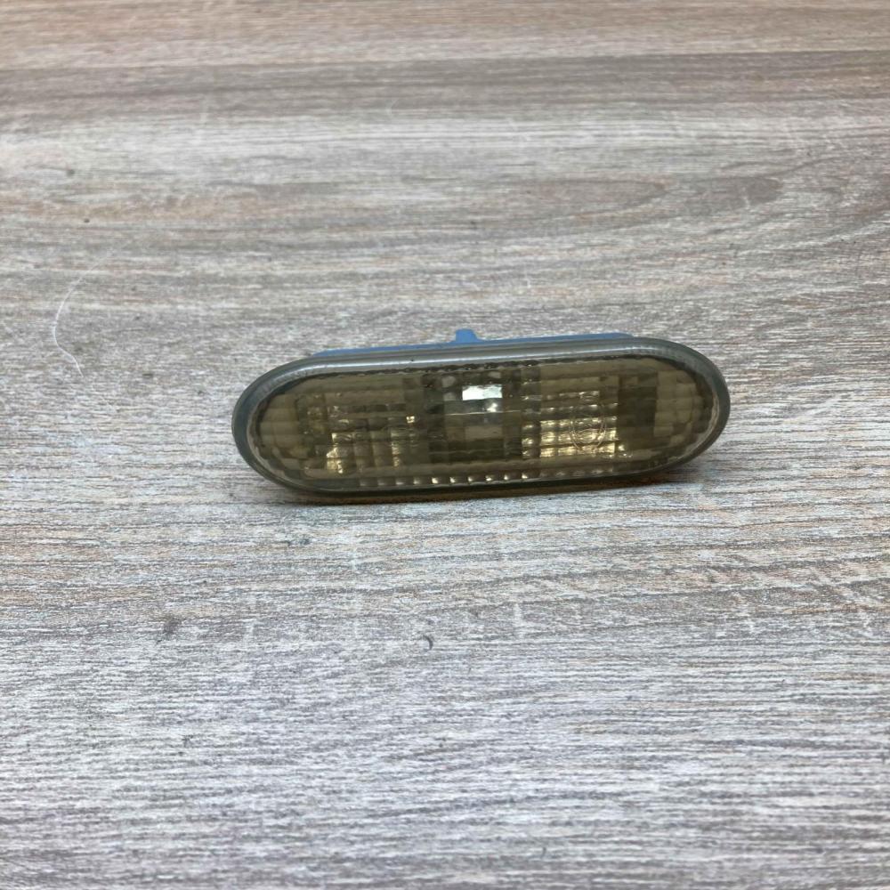 1J5949117   Front fender indicator light Volkswagen PASSAT B5