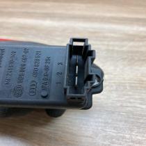 4B0820521 5DS006467  Heater blower motor/fan resistor Audi A6 S6 C5 4B