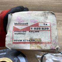 1025629 95VW6714AB  Oil filter cover Ford Galaxy