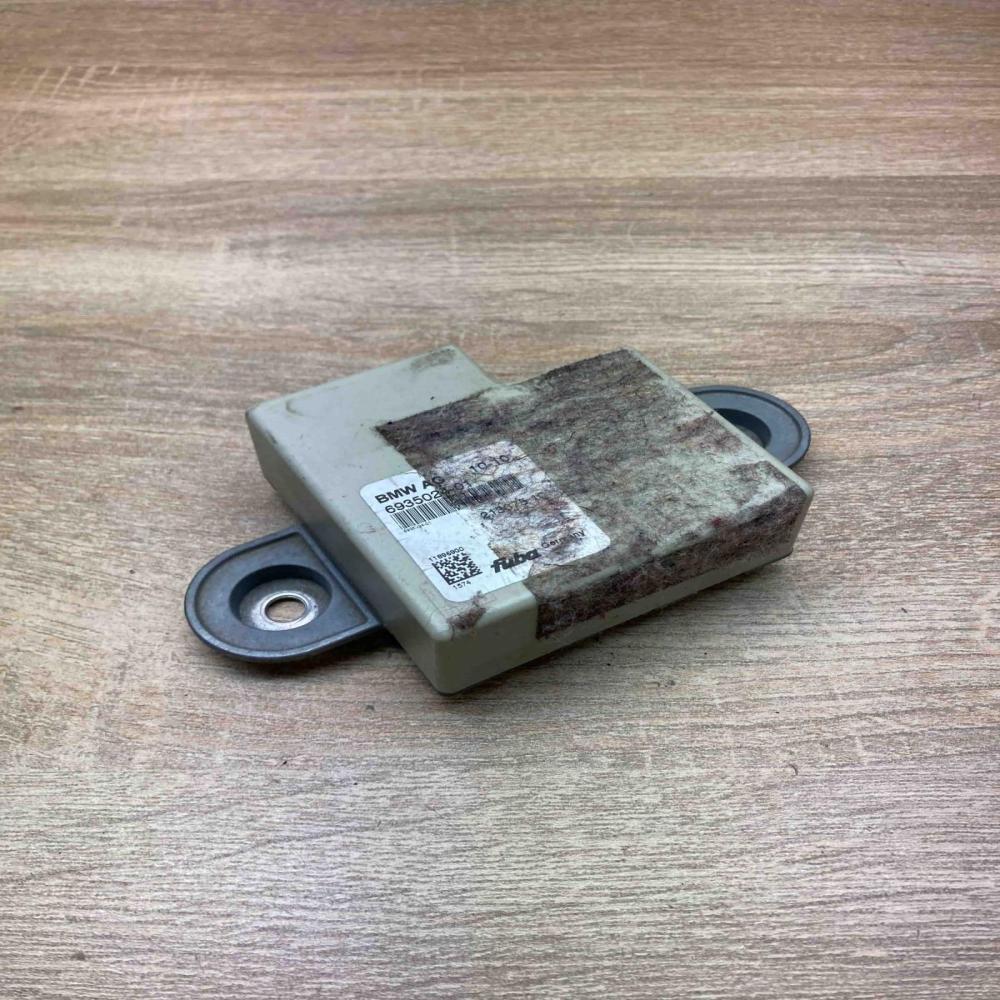 6935024   Aerial antenna amplifier BMW 5 E60 E61
