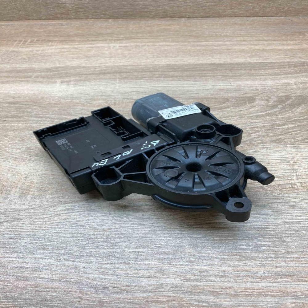 3C0959792C 3AA837462  Front door window regulator motor Volkswagen Tiguan