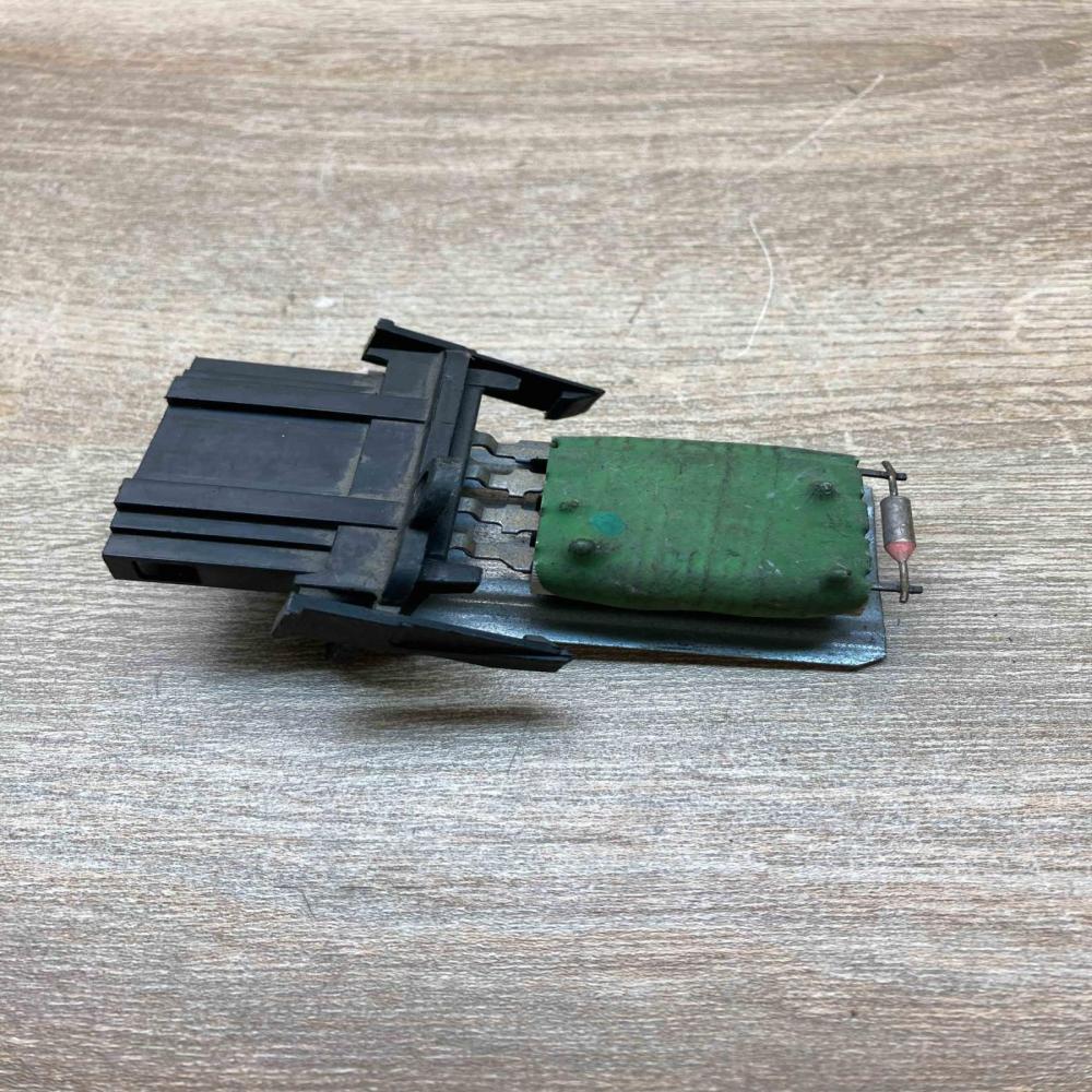 1H0959263 3131090055  Heater blower motor/fan resistor Volkswagen Golf III