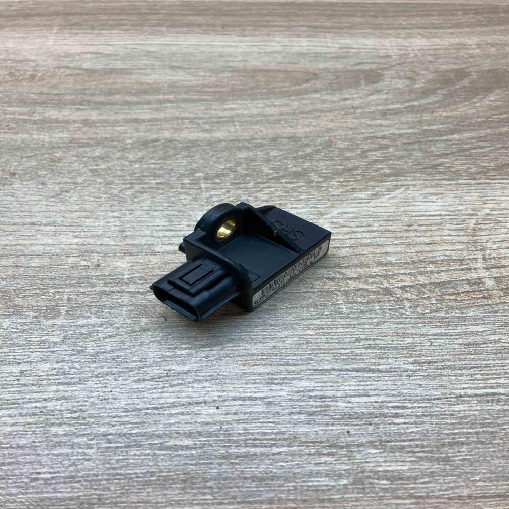 77970 SWA A113 M1   Airbag deployment crash/impact sensor Honda CR-V