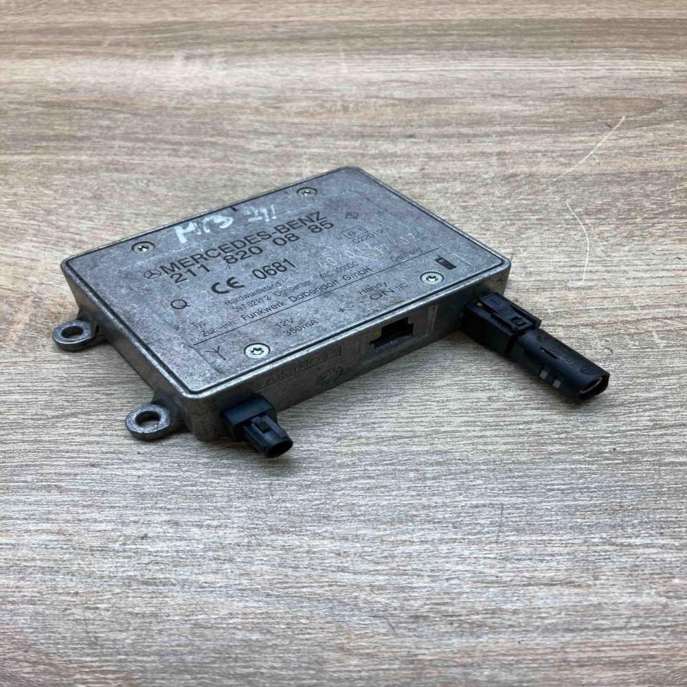 2118200885 Main  Aerial antenna amplifier Mercedes-Benz E W211