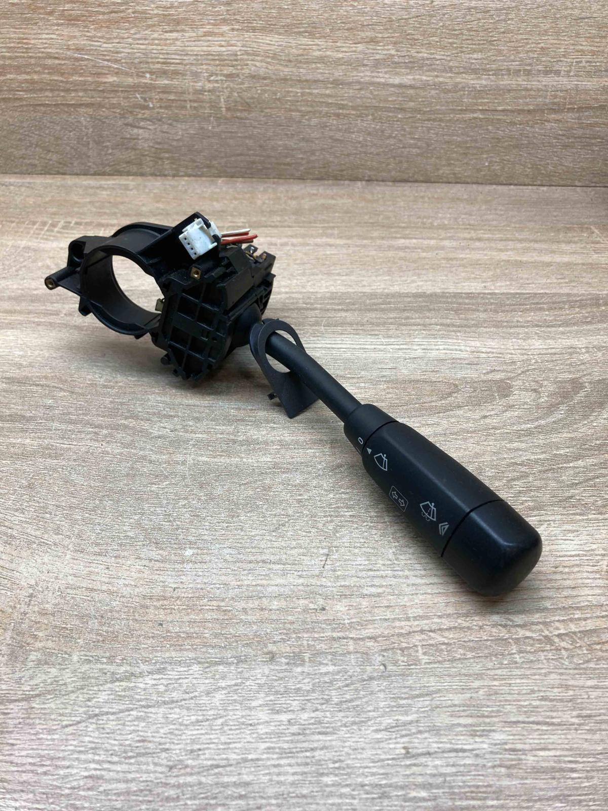 1685450110   Wiper control stalk BMW 5 E60 E61