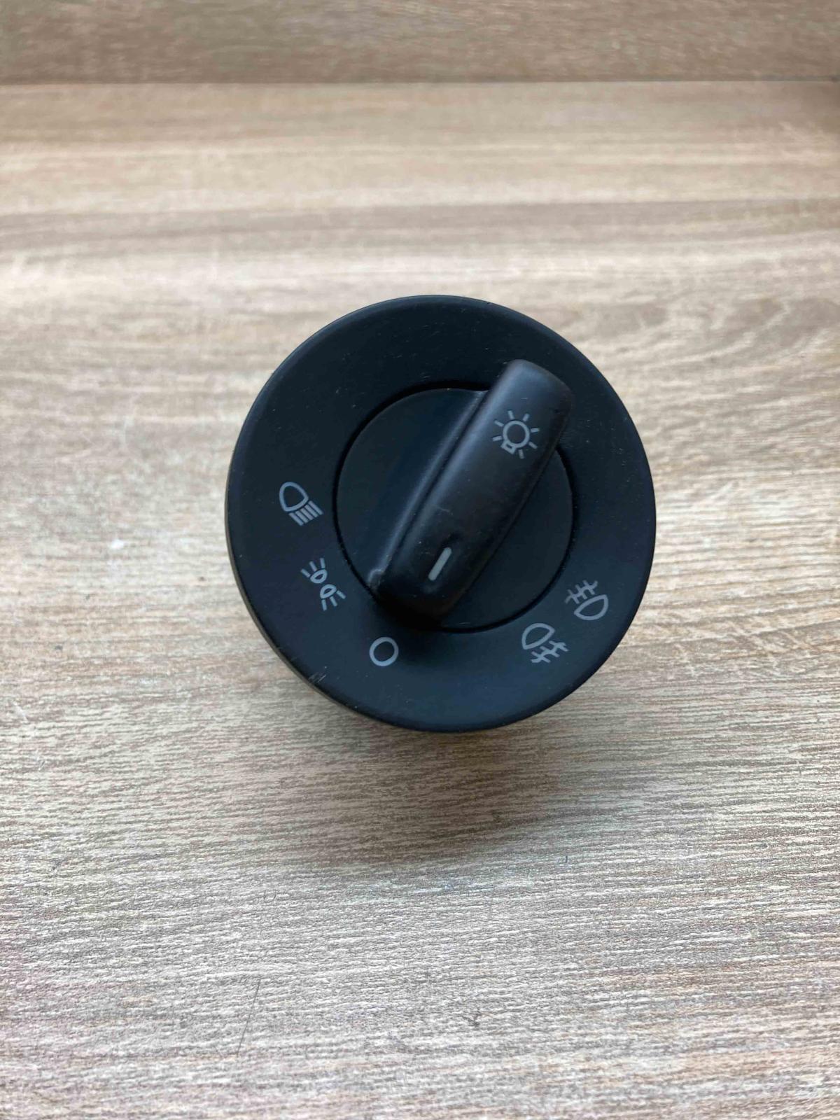 1Z0941431C   Light switch Skoda Octavia Mk2 (1Z)