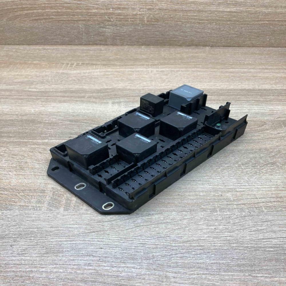 BH42 14N030 AA   Fuse module Land Rover Range Rover L322