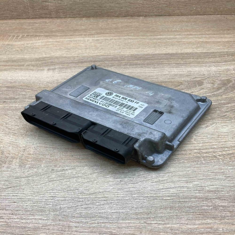 06A906033F 5WP40217  Engine control unit/module ECU Seat Leon (1P)