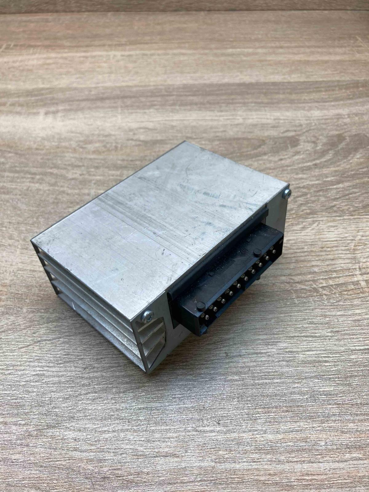 6920461   Sound amplifier BMW 7 E65 E66