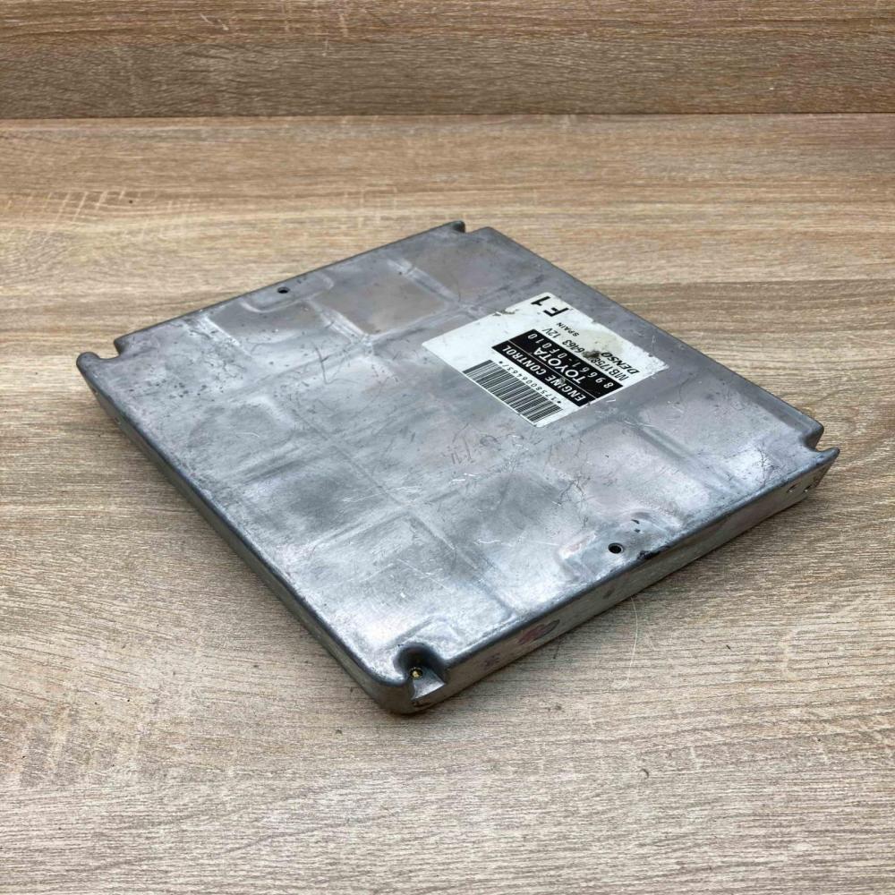 89661 0F010   Engine control unit/module ECU Toyota Corolla Verso E121