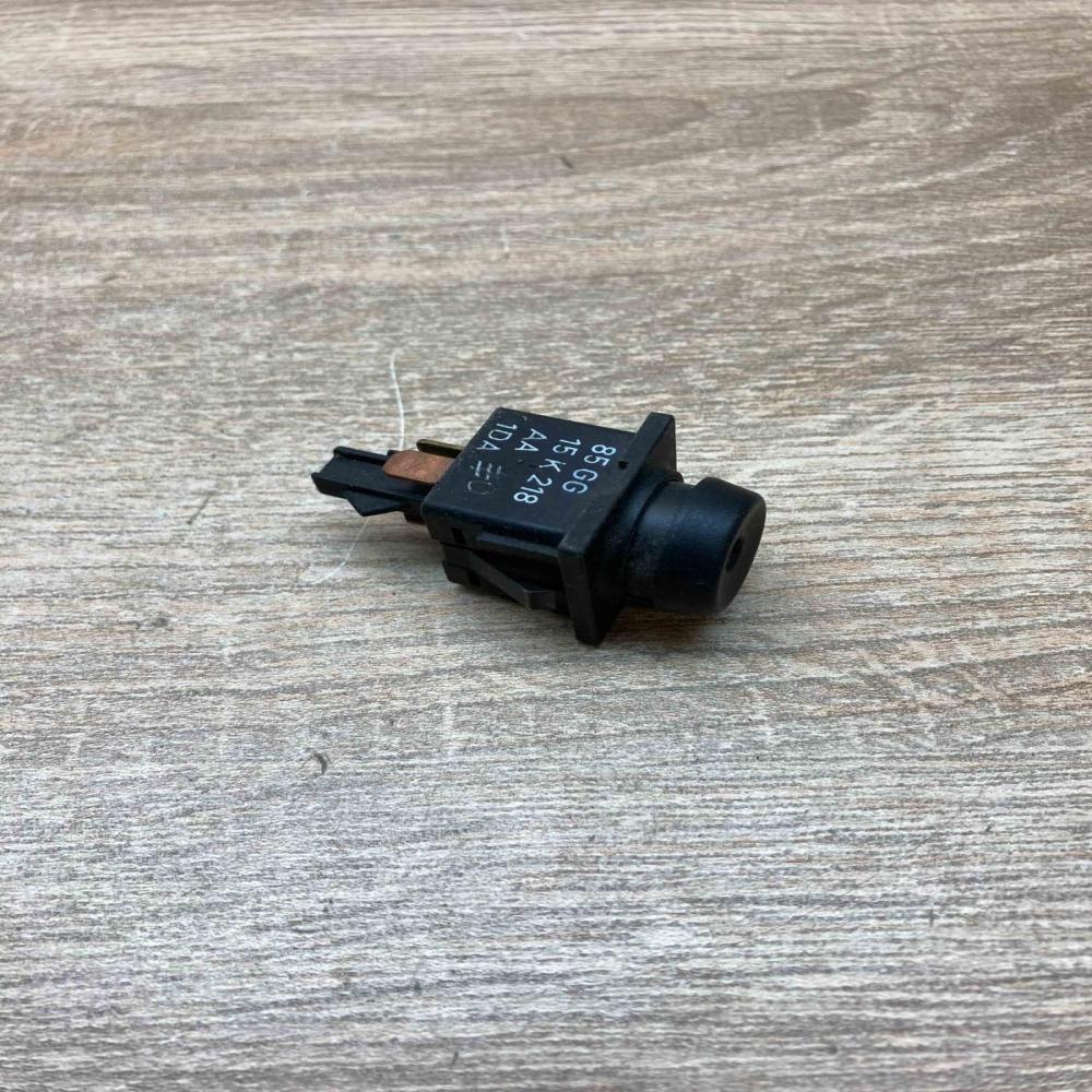 85GG 15K218 AA   Fog light switch Ford Scorpio