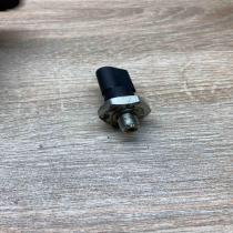 06D919081B   Oil pressure sensor Audi A6 S6 C6 4F