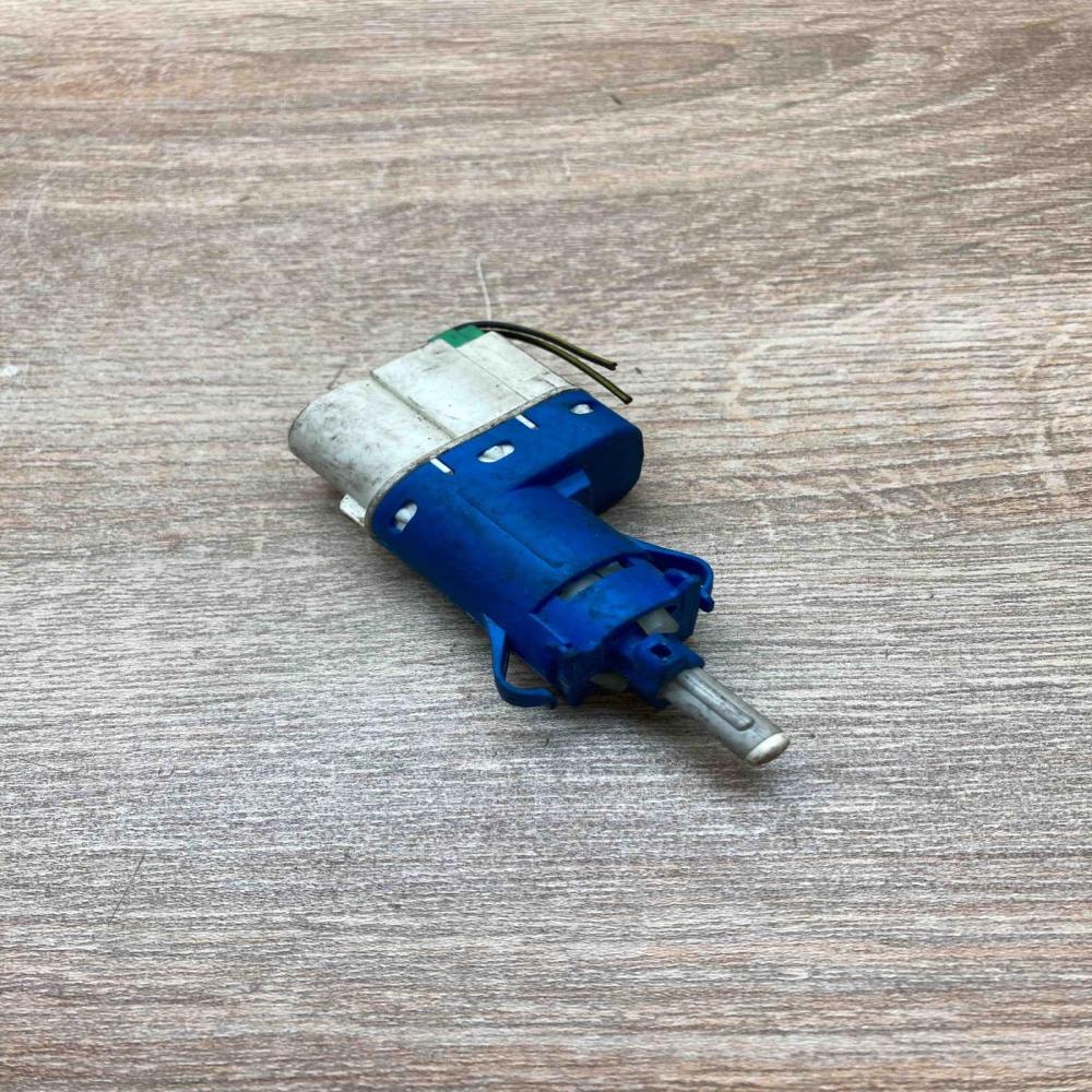 3M5T 9C872 AC  With Plug Brake pedal sensor switch Ford S-MAX