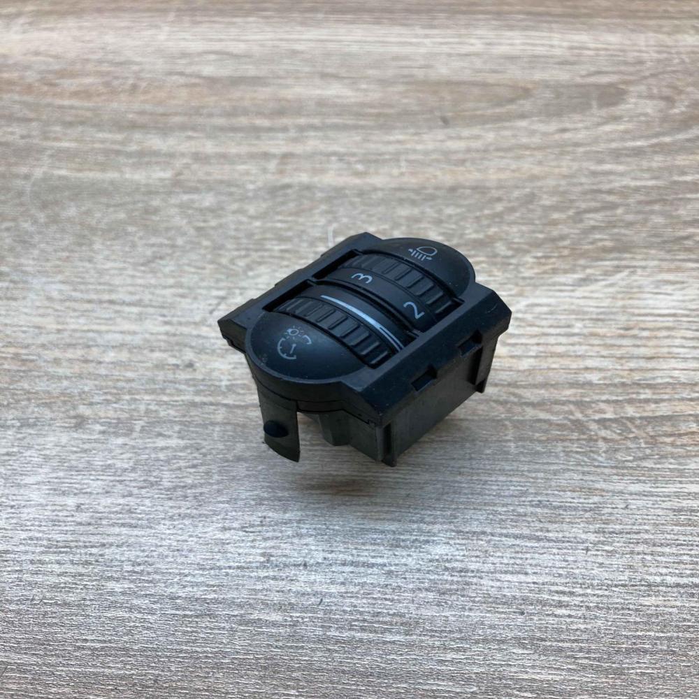 1K0941333A   Headlight level height control switch Volkswagen Golf V