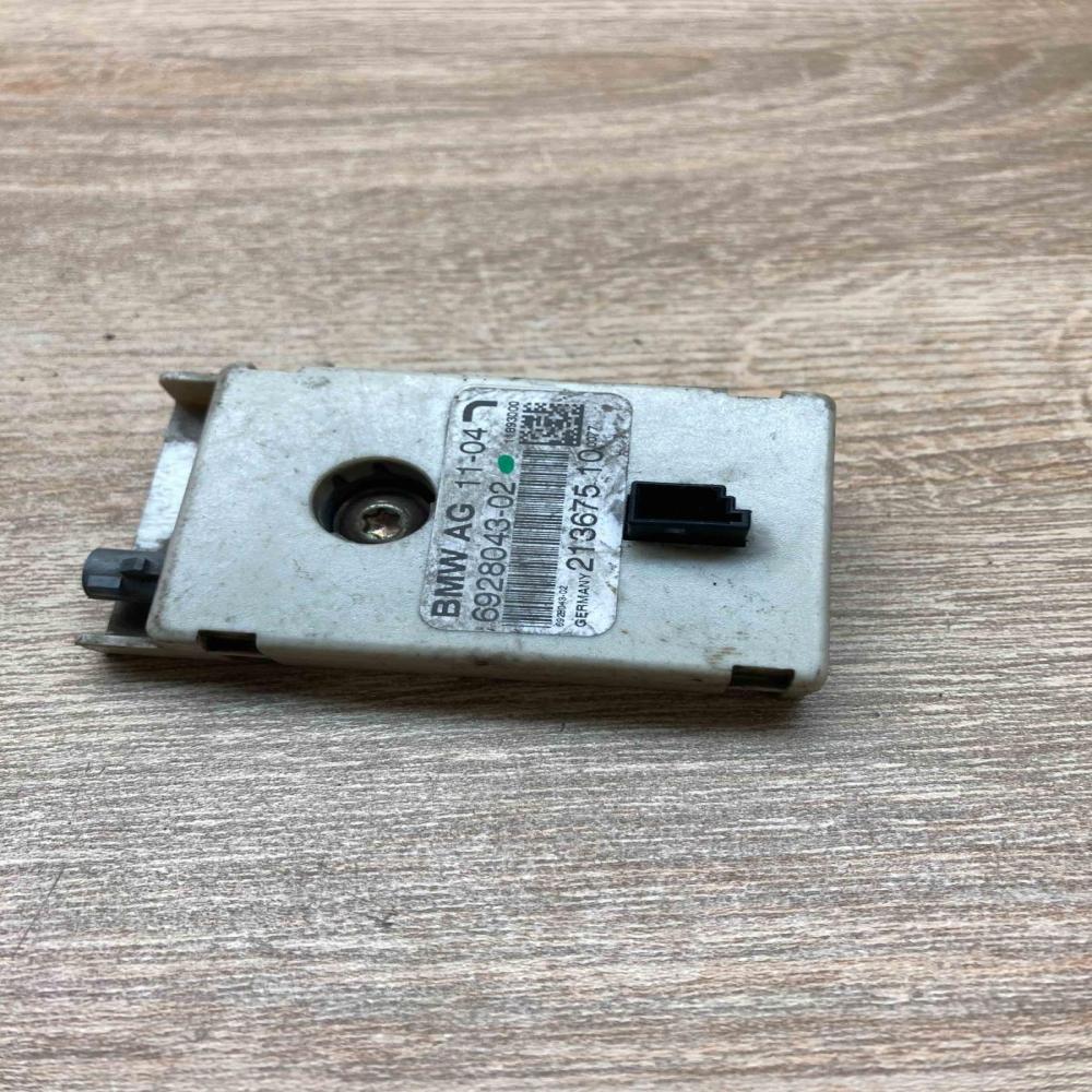 6928043 213675 10  Aerial antenna amplifier BMW 5 E60 E61