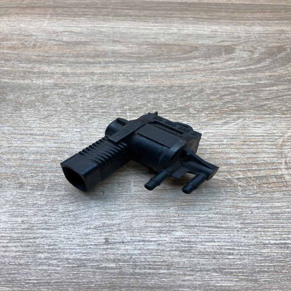 1K0906283A   Turbo solenoid valve Volkswagen Transporter - Caravelle T5
