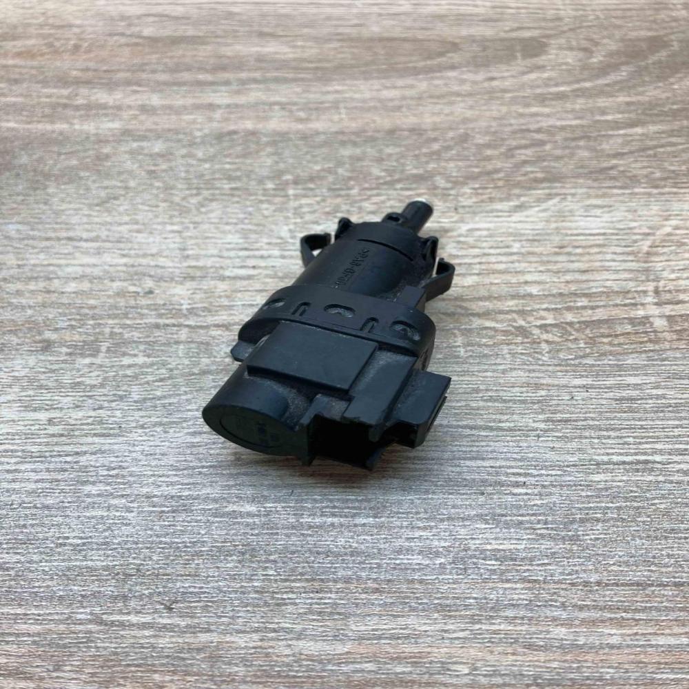 3M5T 13480 AC   Brake pedal sensor switch Ford Transit