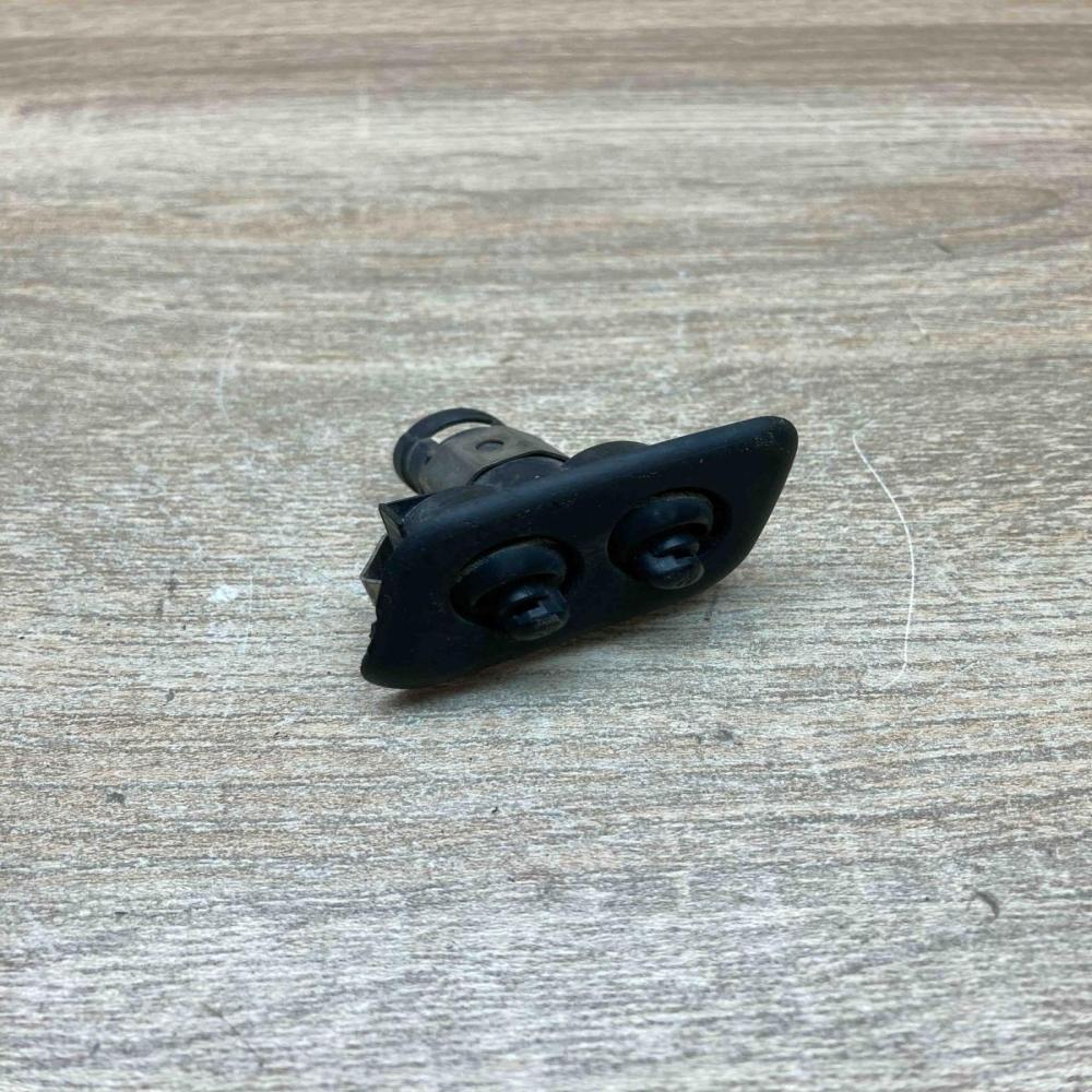 8360661   Headlight washer spray nozzle BMW 5 E39