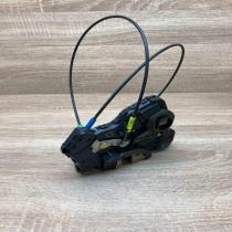 Toyota Avensis Door Lock  RH Front Front door lock Toyota Avensis T250