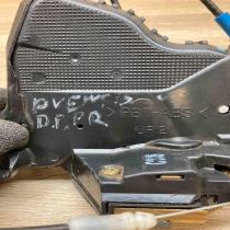 Toyota Avensis Door Lock  RH Front Front door lock Toyota Avensis T250