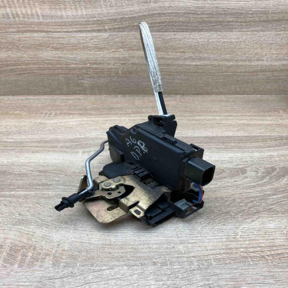 Audi A6 Door Lock RH Front  Front door lock Audi A6 S6 C5 4B