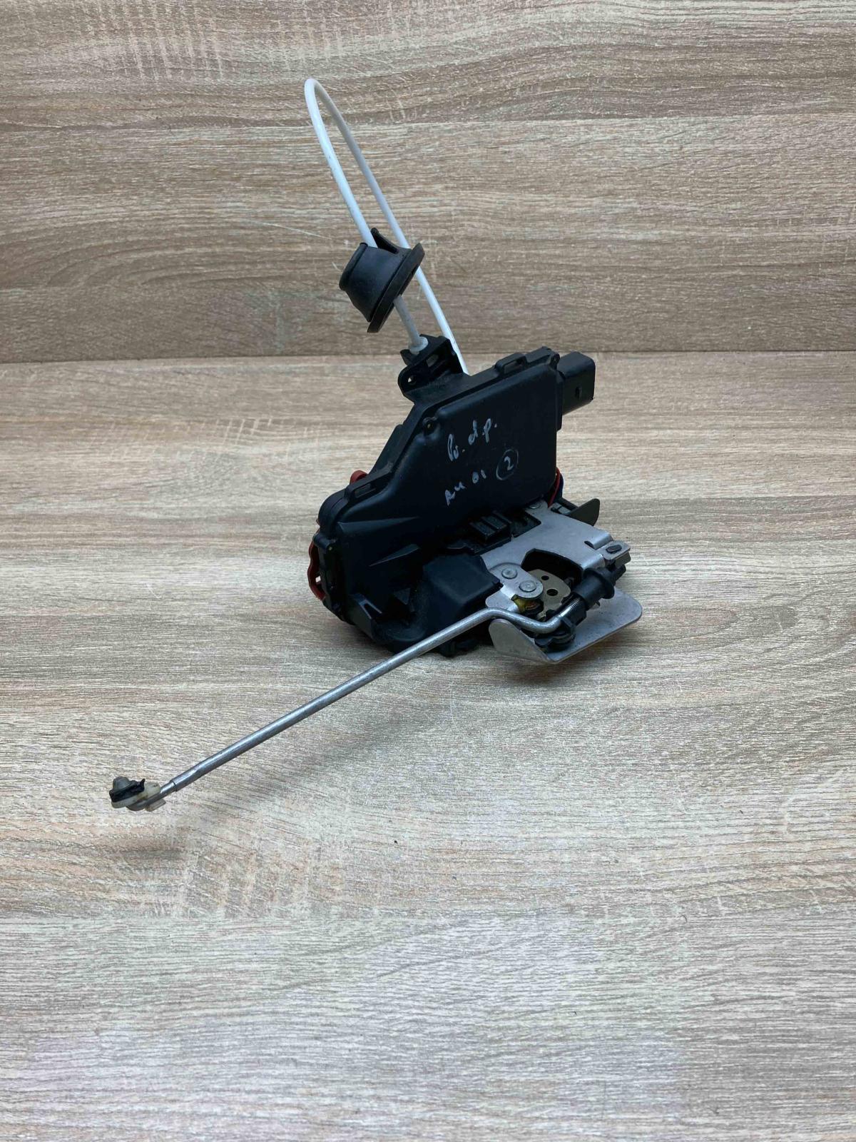 Audi A4 Door Lock   Front door lock Audi A4 S4 B5 8D