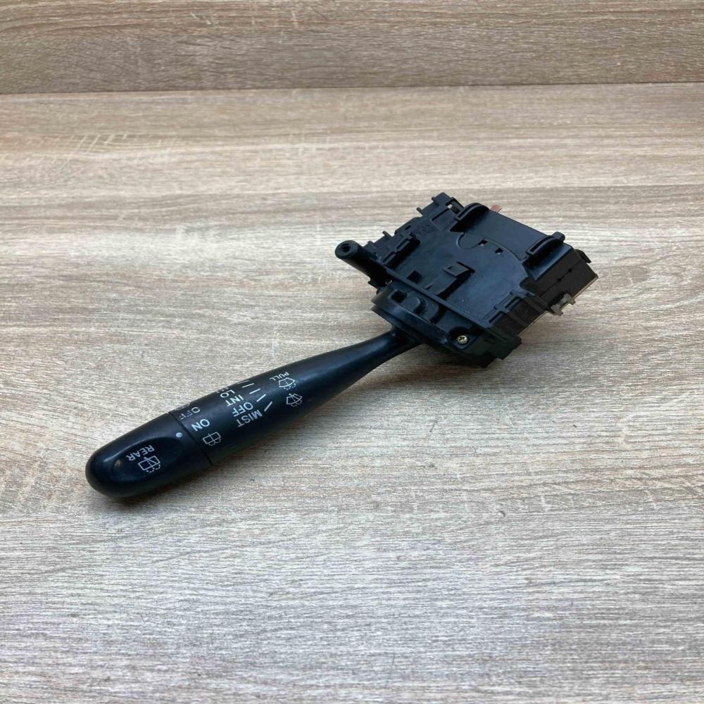 173647   Wiper control stalk Toyota Corolla E120 E130