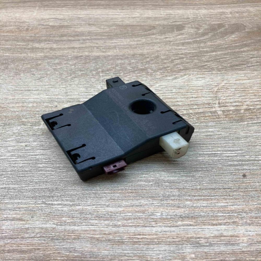 6934648 108196 10  Aerial antenna amplifier BMW 3 E90 E91