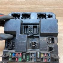 9651197780 9651197080  Fuse module Peugeot 307
