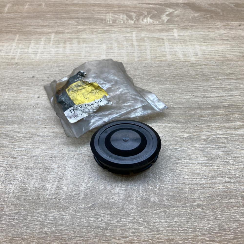 7700754333   Other engine part Renault Megane II