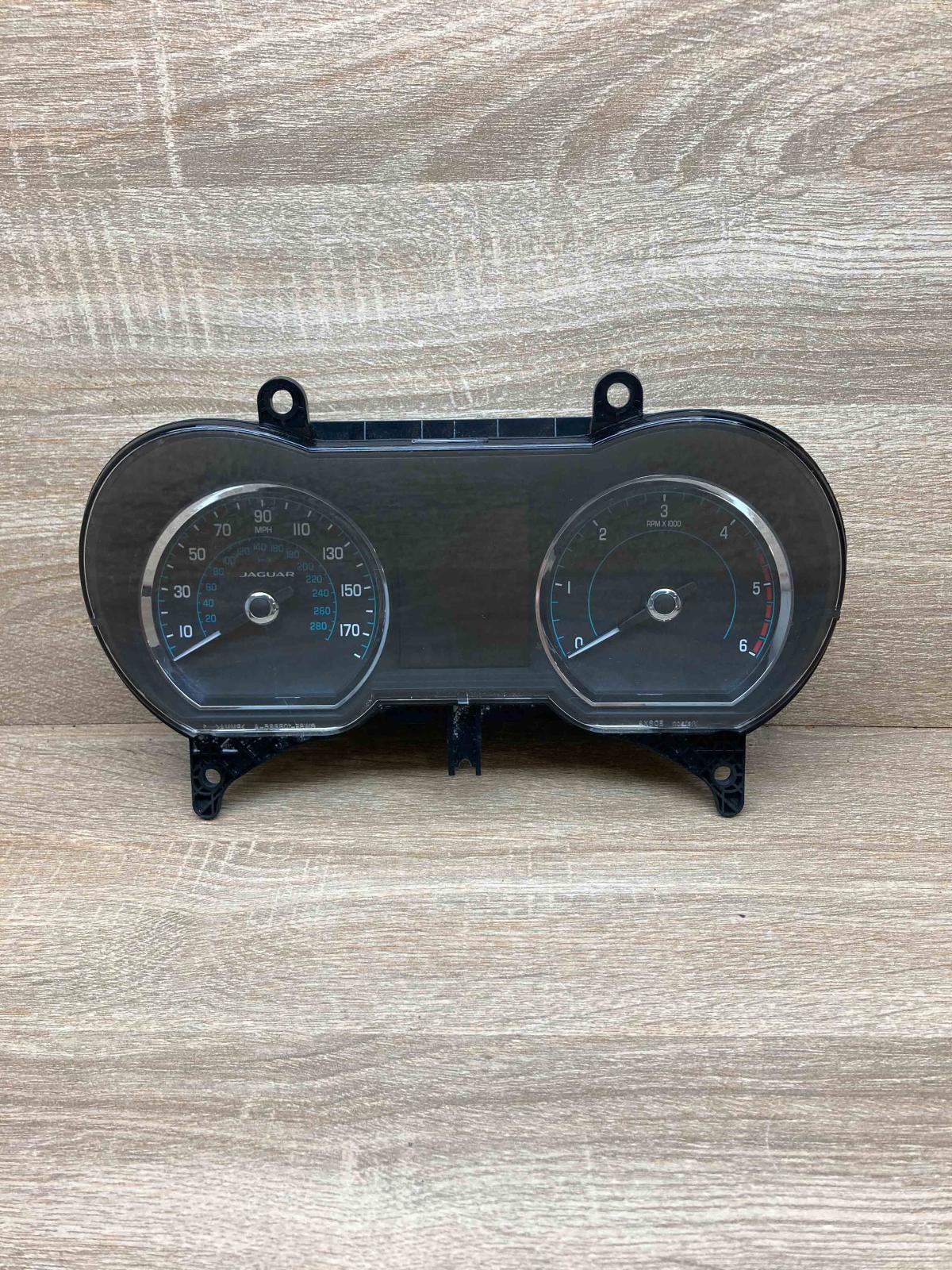 EX23 10849 JB   Speedometer (instrument cluster) Jaguar XF