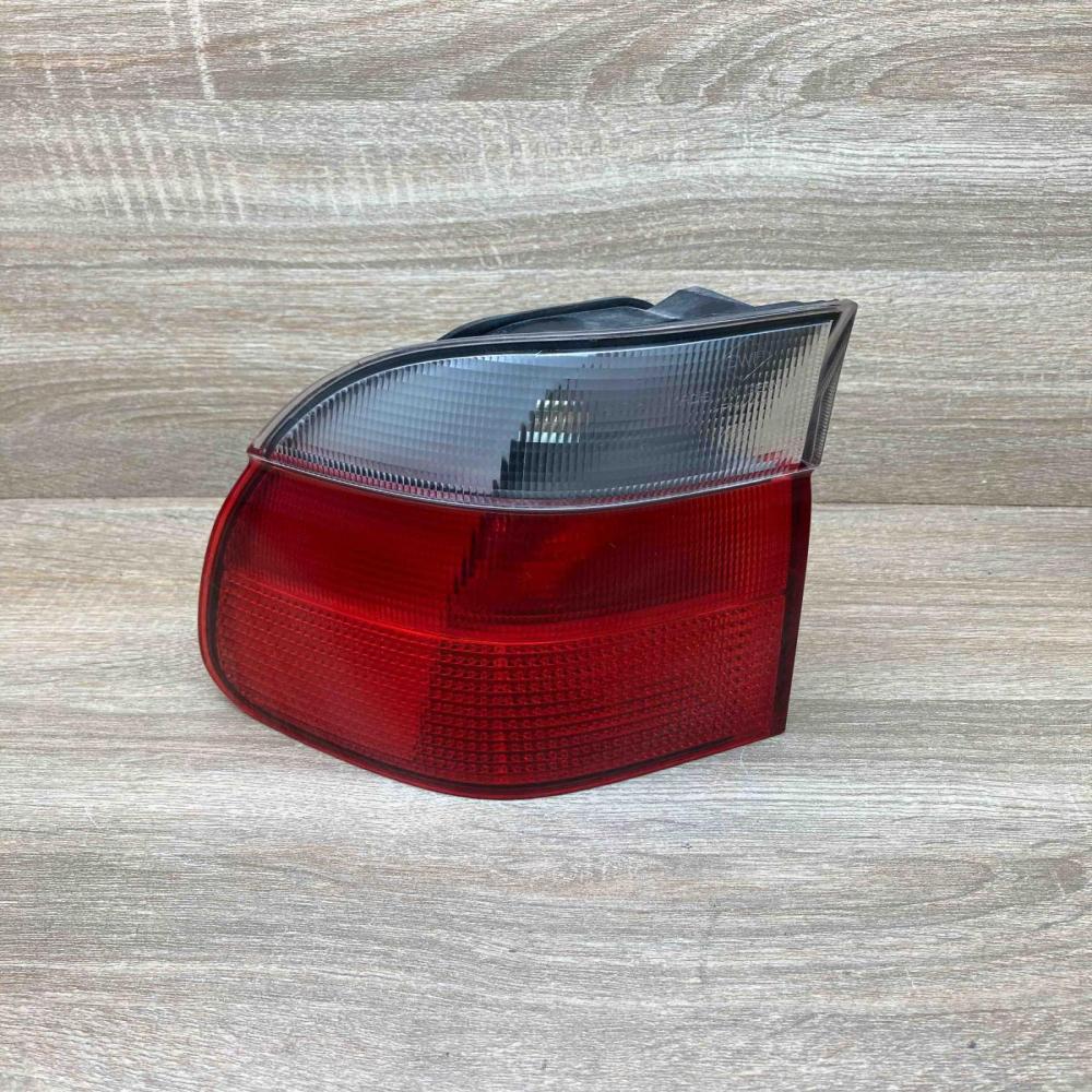 2496321 2496339  Tailgate rear/tail lights BMW 5 E39