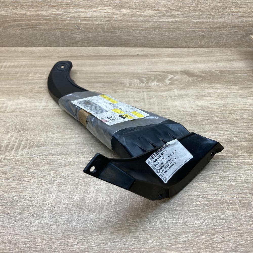 4B9807453F 4B9 807 453 F  Rear bumper mounting bracket Audi A6 S6 C5 4B
