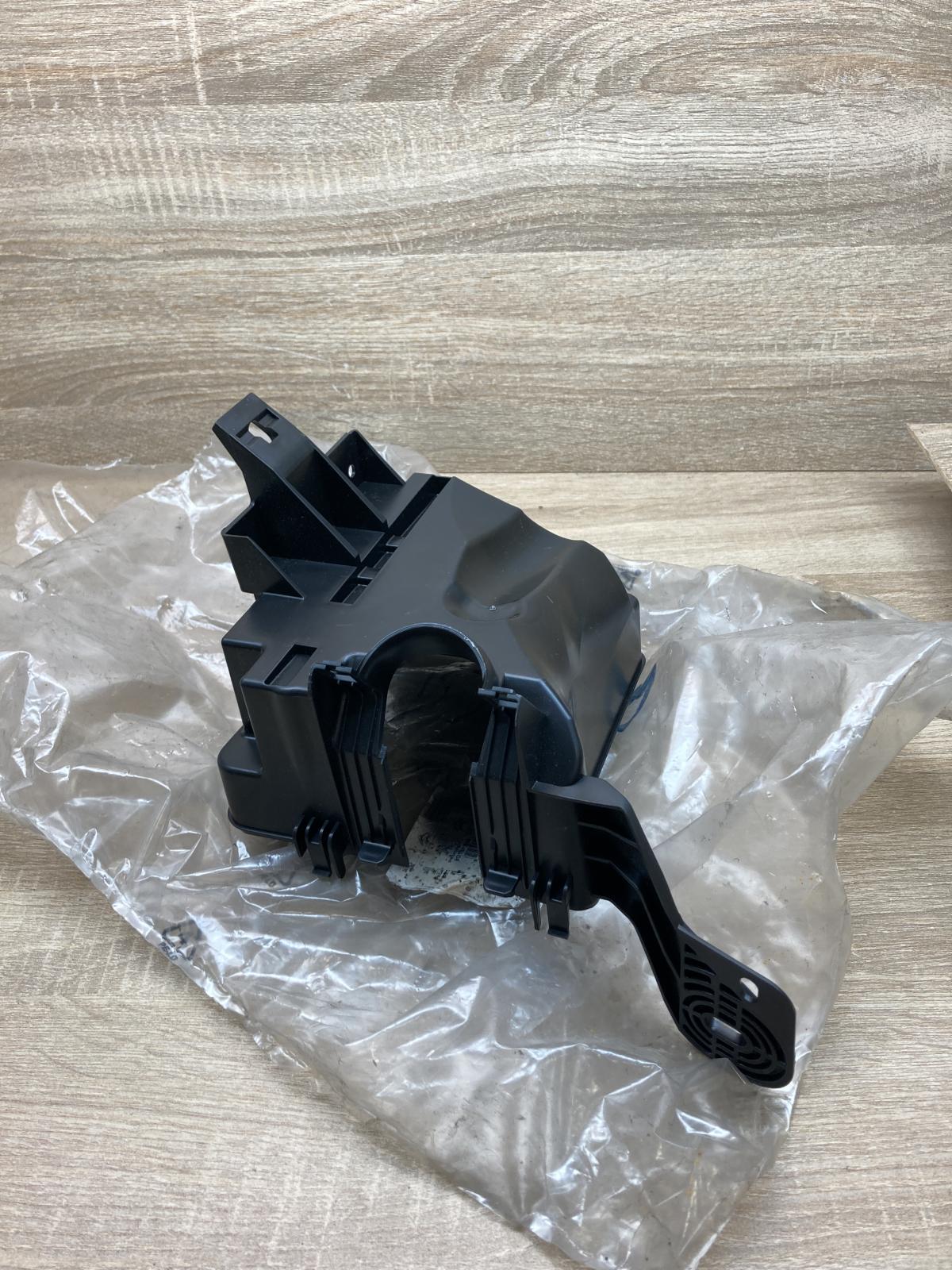 9657287080   Fuse box cover Citroen C3