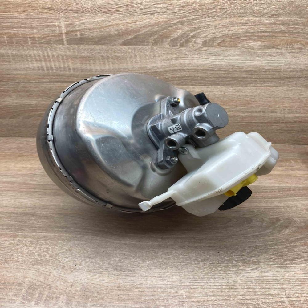 6871185 132640  Brake booster BMW 5 G30 G31