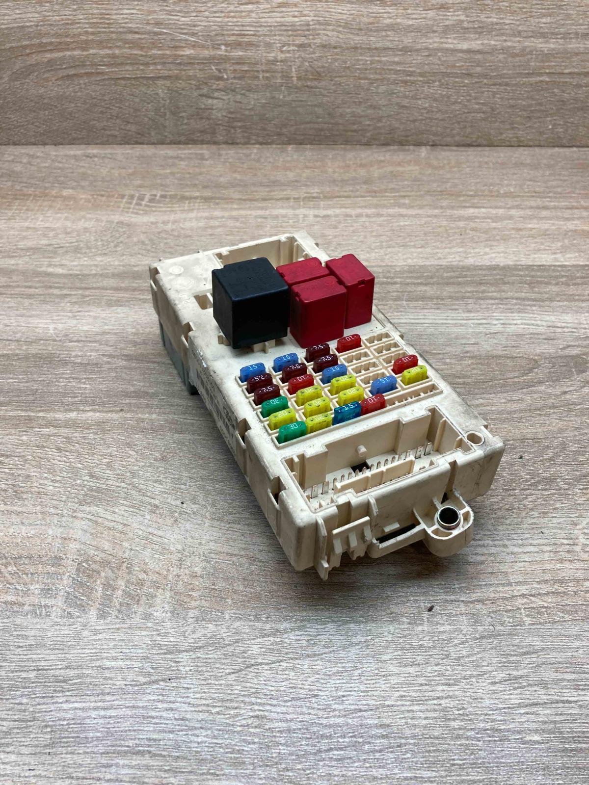 60681000 60686059  Fuse module Alfa Romeo 159