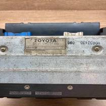 86120 3A501 88650 3A230  Radio/CD/DVD/GPS head unit Toyota Prius (XW20)