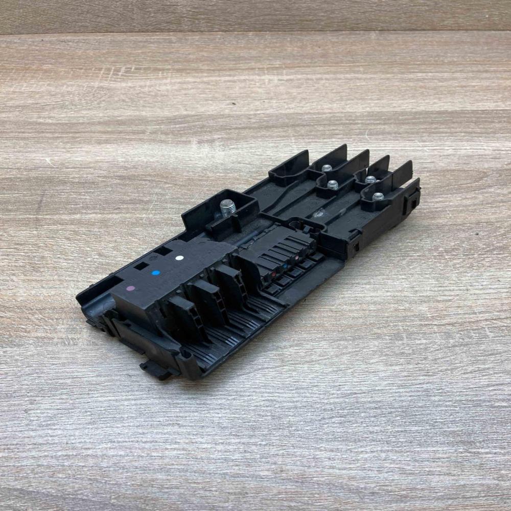 2115452301   Battery relay fuse Mercedes-Benz E W211