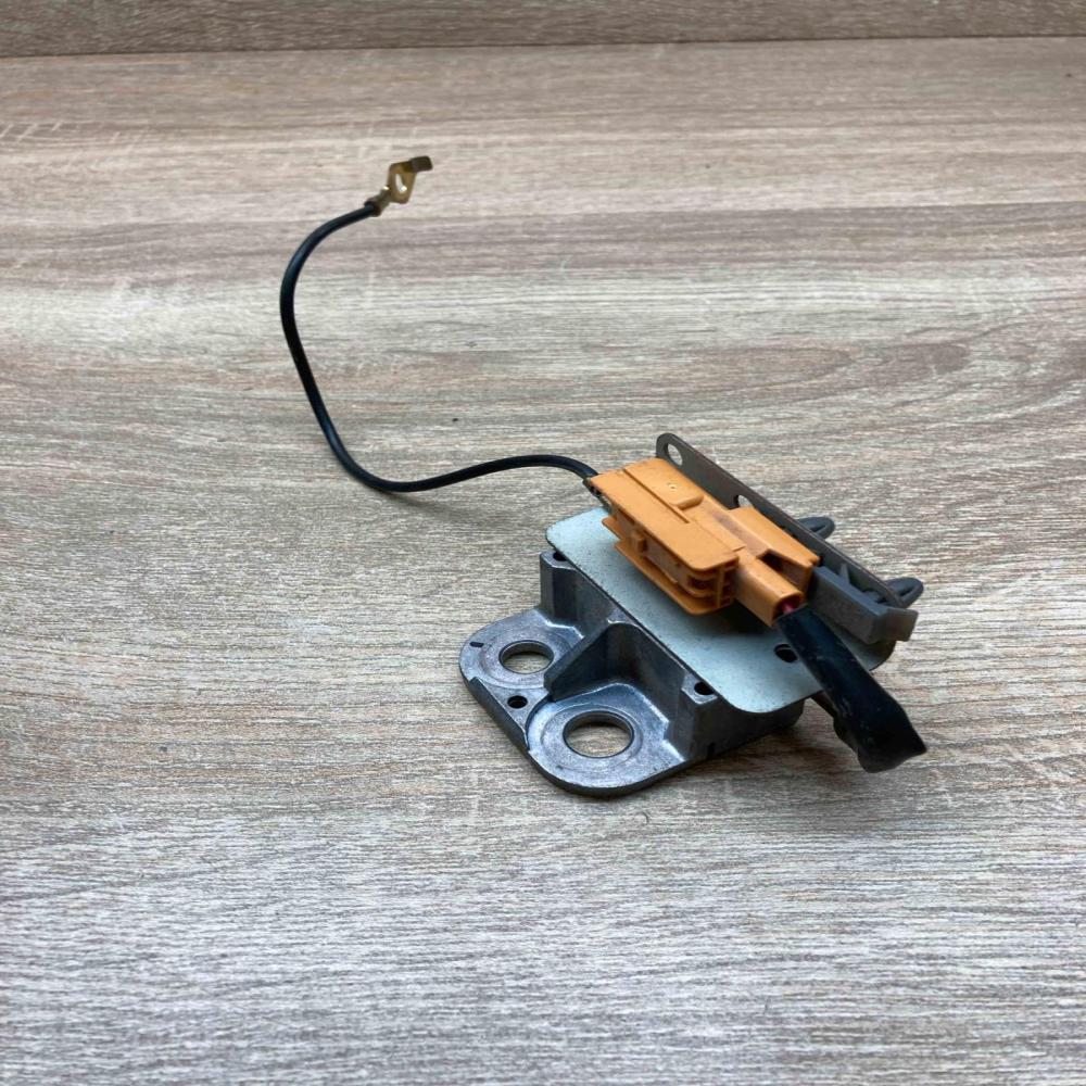 Nissan Plug   Plug wire Nissan Primera
