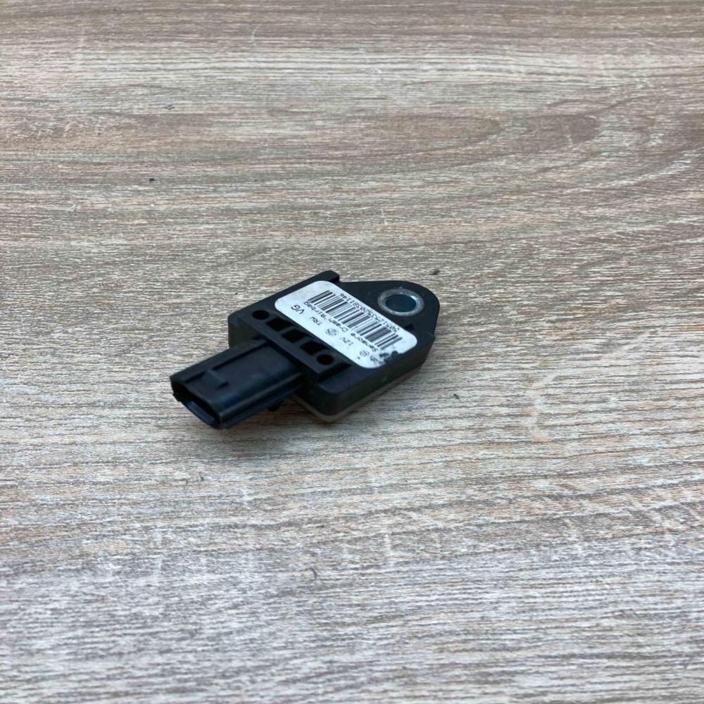 50512535   Airbag deployment crash/impact sensor Alfa Romeo 159