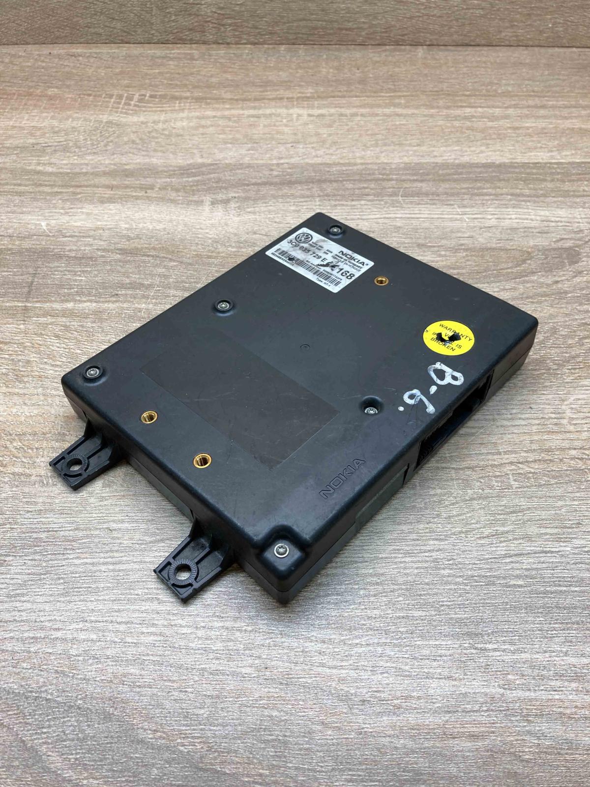 3C0035729E   Phone control unit/module Volkswagen PASSAT B6