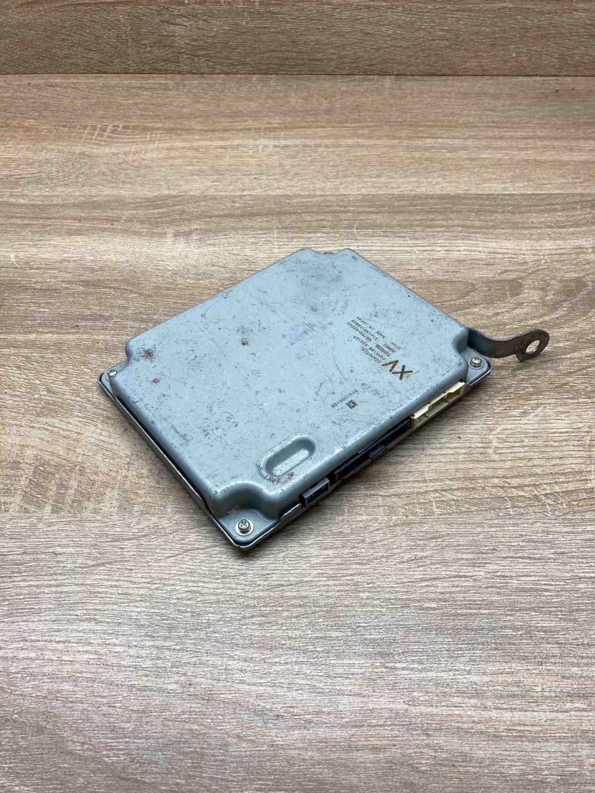86792 47260 516110 16500  Parking PDC control unit/module Toyota Prius (XW30)