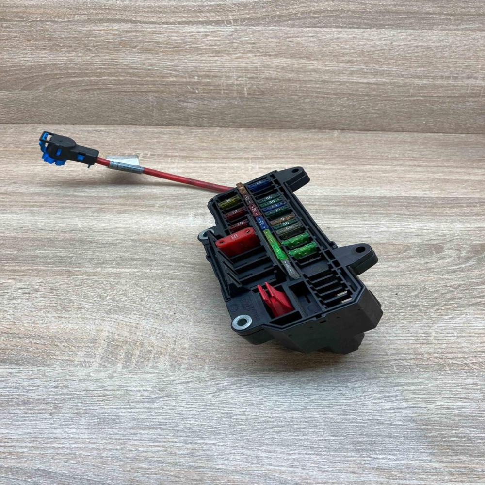 6900583 106887  Fuse module BMW 7 E65 E66