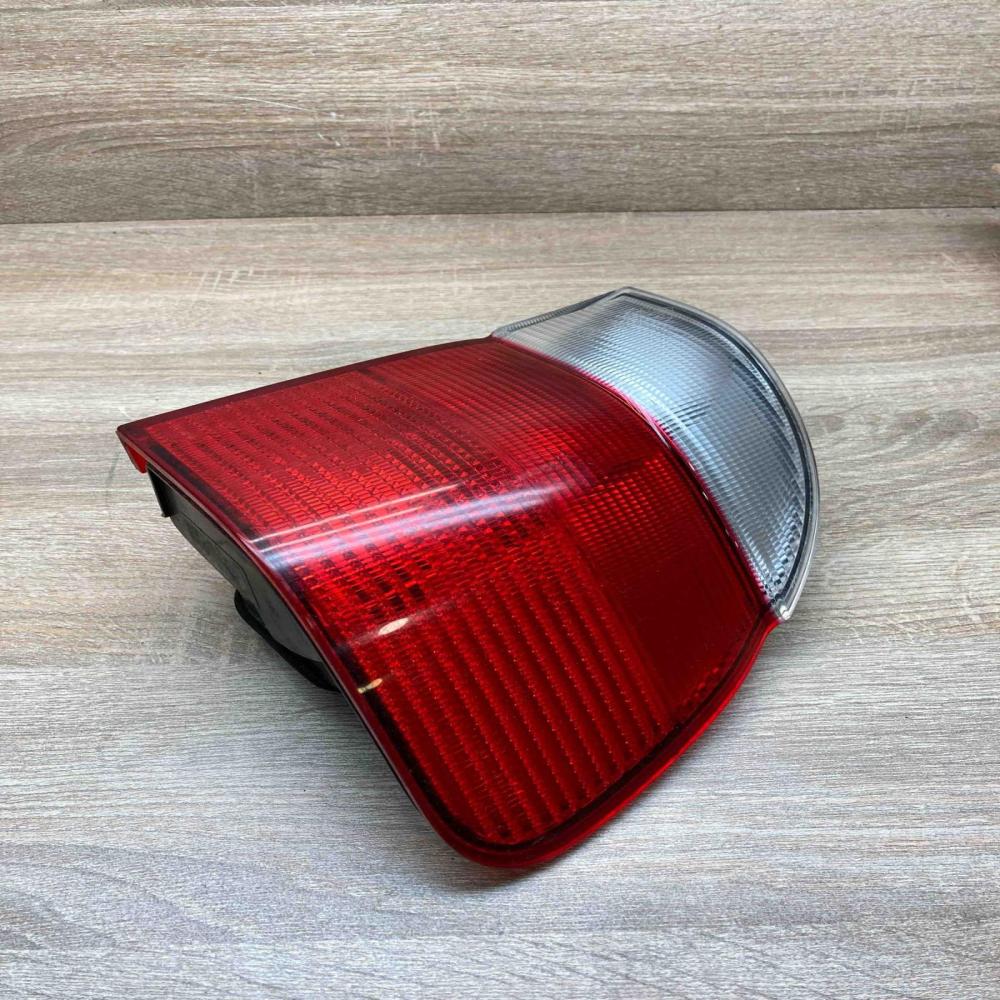 2496322  Right Tailgate rear/tail lights BMW 5 E39