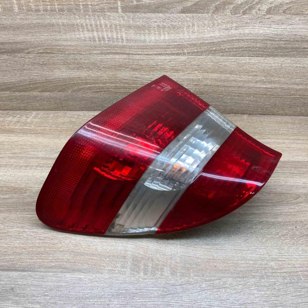 08 444 1911P F 01 444 1911R X  Tailgate rear/tail lights BMW 3 E46