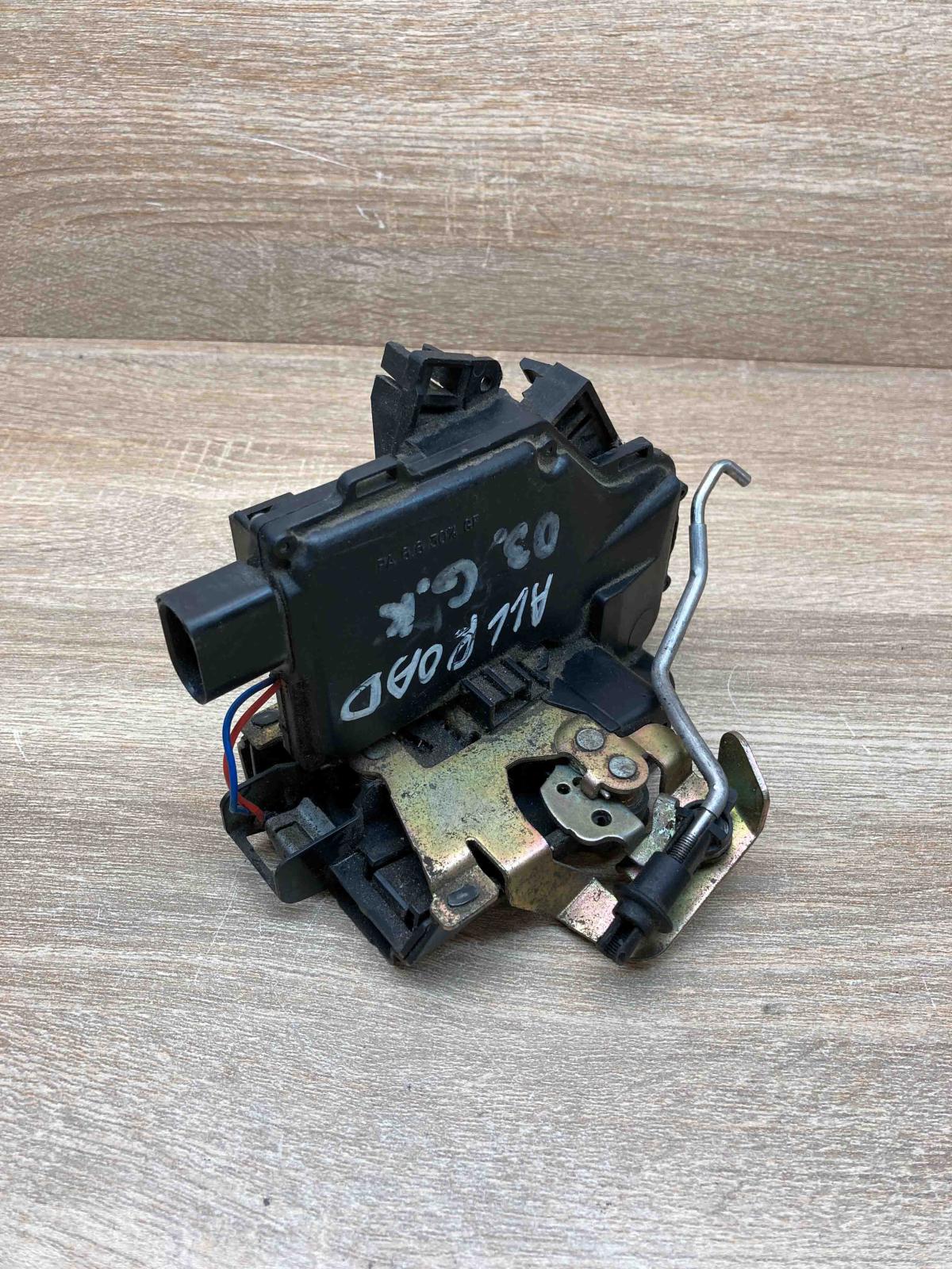 Audi Allroad Rear Left   Rear door lock Audi A6 Allroad C5